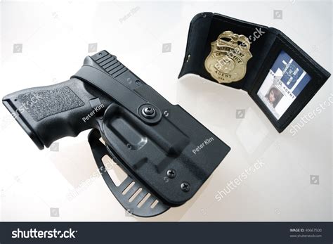 Fbi Badge Pistol On Table Stock Photo 40667500 | Shutterstock