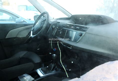 Spyshots: 2014 Citroen C4 Picasso Interior Revealed - autoevolution