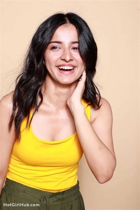 Hot Indian Television Actress Mahima Makwana Big Boobs 12 Pics