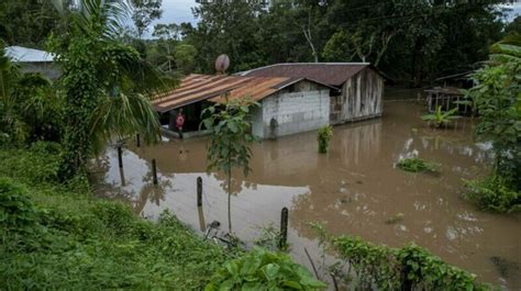 Un millón de personas sin luz ni agua potable por ciclón Julia en