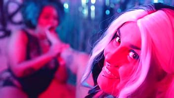 Mocosa lesbiana adoración de pies y fetiche de cosquillas XVIDEOS