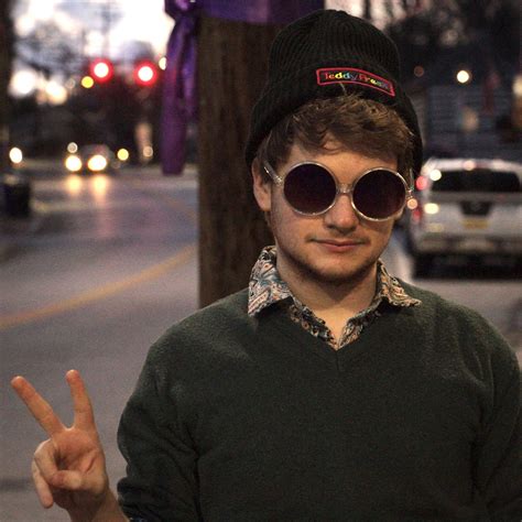 Premiere: Etai surveys an era of turbulence and unrest on ‘Summer of