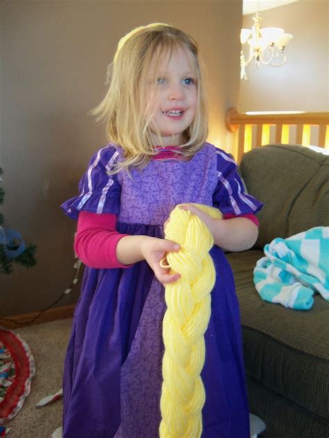 123 Busy Bees: DIY Princess dresses