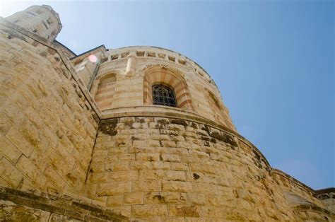 Premium Photo | Walls and houses of jerusalem israel