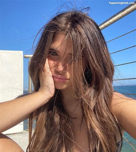 Nessa Barrett Moonologues Nessabarrett Nude Onlyfans Leaks The