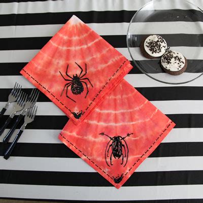 10 Cool DIY Halloween Napkins And Napkin Rings - Shelterness