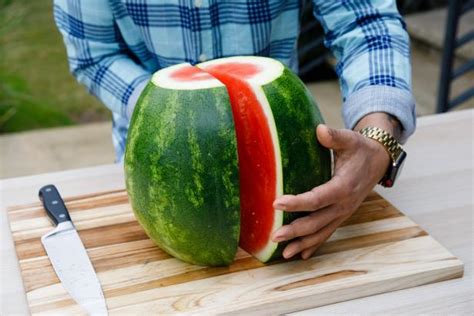 How To Cut A Watermelon 3 Ways Grilling And Summer How Tos Recipes