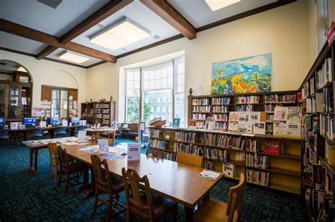 Smith Hill Library - Community Libraries of Providence