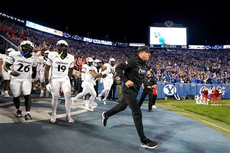 UC Football Head Coach Scott Satterfield Discusses Cincinnati S Hunt