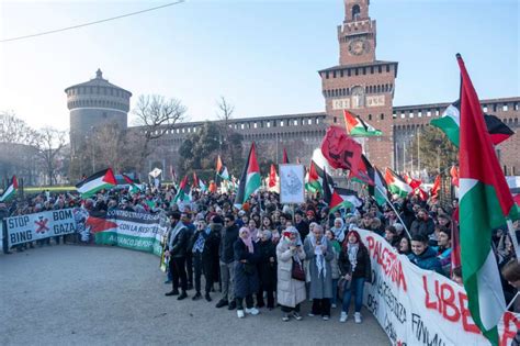 Milano Tensioni Al Corteo Pro Palestina Manifestanti Provano A