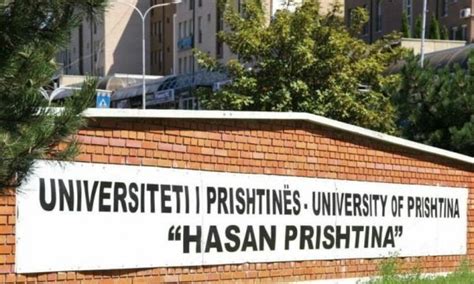 Universiteti i Prishtinës ua ndalon profesorëve të mbajnë mësim edhe në