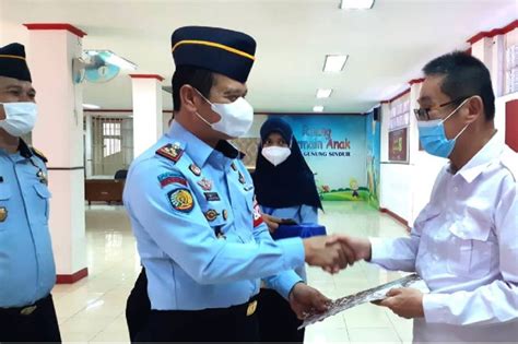 Hari Raya Waisak Warga Binaan Lapas Gunung Sindur Terima Remisi