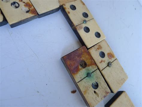 Ancien Jeu Domino En Os Et Bois Incomplet Ebay