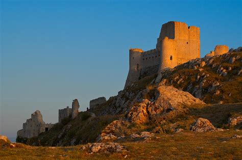 La Rocca di Calascio, Italy – Visititaly.info