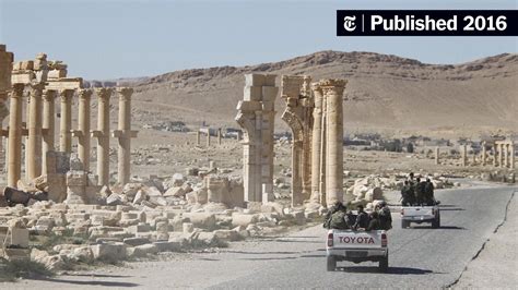 ISIS Close to Recapturing Palmyra From Syrian Forces - The New York Times