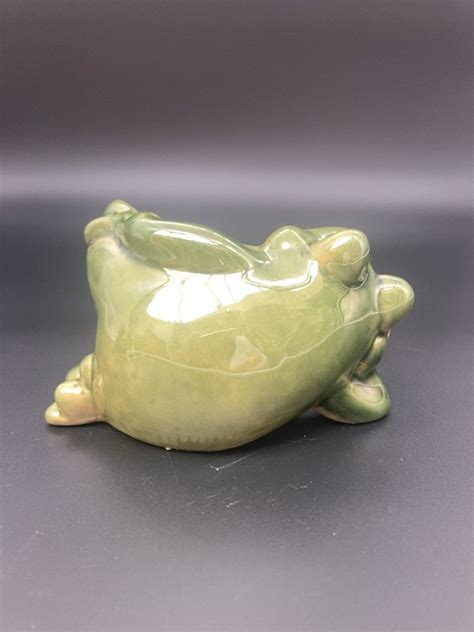 Статуэтка "Лягушка", керамика, 1990-2020 гг. стоимостью 990 руб.
