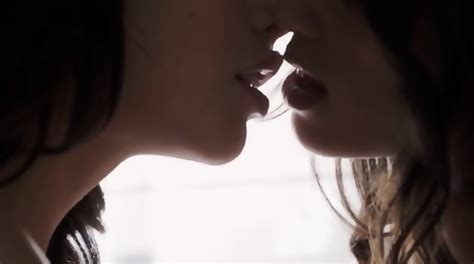 Bewitching Lesbian Cunt Licking
