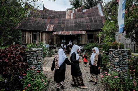 Andalkan Wisata Sejarah Berbasis Tradisi Minangkabau Desa Wisata