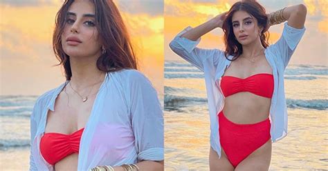 10 Hot Sexy Miesha Iyer Bikini Pics