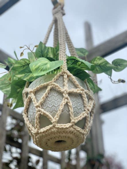 Free Crochet Plant Hanger Pattern For Beginners