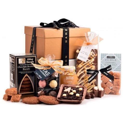 Wonderful Christmas Hampers Ideas | Christmas hamper, Luxury hampers ...