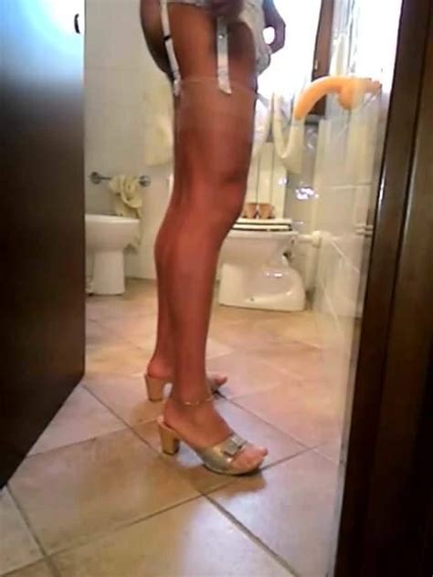 Travestito In Reggicalze Zoccoli Dr Scholl Giochi Anali Gay Man Man Porn Xhamster