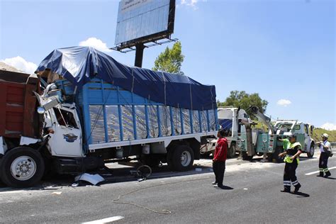 Un Muerto Y 2 Prensados Por Choque En La Puebla México Municipios