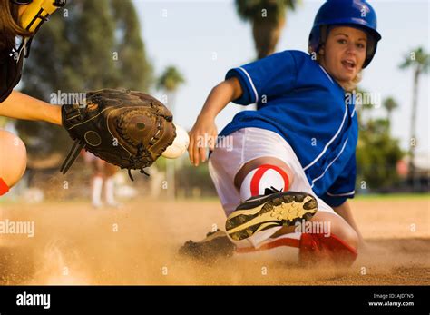 Baseball Player Sliding Hi Res Stock Photography And Images Alamy