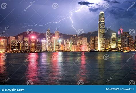 Hong Kong En Una Tormenta Con Rel Mpago Imagen De Archivo Imagen De