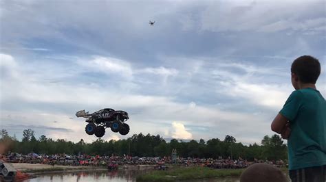 Sail Truck Jumps Pond At Wild Country Off Road Park Youtube