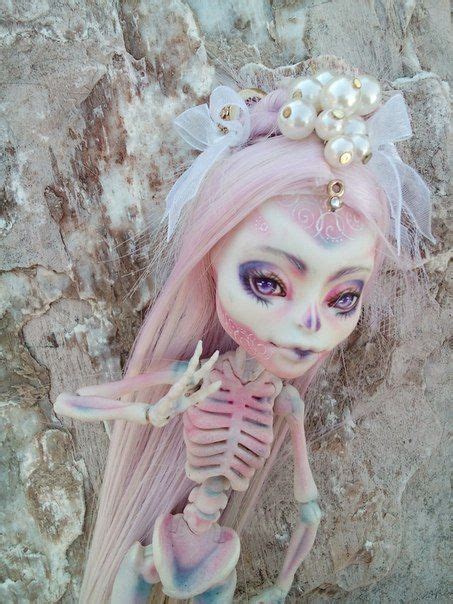 17 Best images about Creepy Dolls on Pinterest | Monster high custom ...