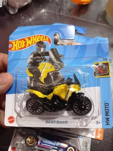 Hot Wheels 2023 Ducati Desertx Amarilla Tarjeta Corta 1 MercadoLibre