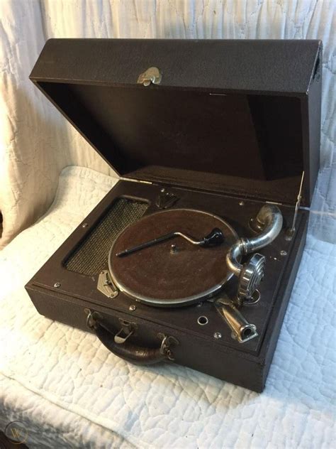 Antique Rca Victrola Windup Record Player Rare Portable Suitcase Type