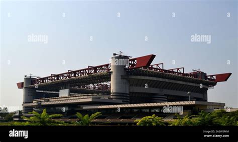 San siro stadium Fotos und Bildmaterial in hoher Auflösung Alamy