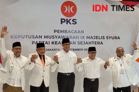 PKS Beri Dukungan Anies Cak Imin Dipakaikan Peci