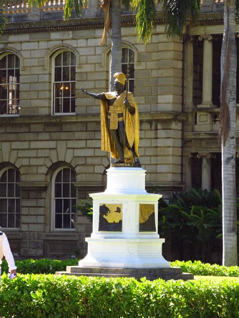 Downtown Honolulu | Statue of King Kamehameha I outside the … | Flickr