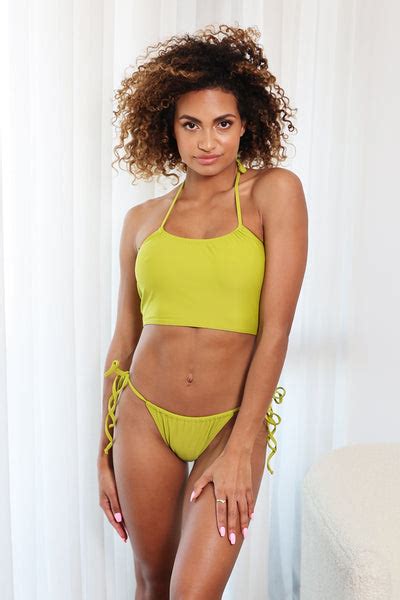 Hot Sexy Zahra Faiha Bikini Pics