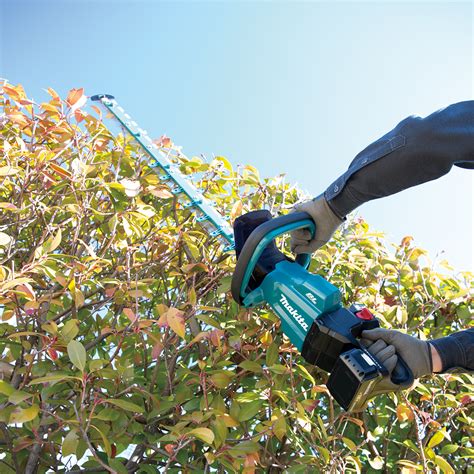 DUH602Z 18V Brushless Hedge Trimmer 600mm Makita Australia