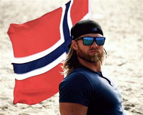 Lasse Matberg Sexy Norvegese Lufficiale Della Marina Più Cliccato