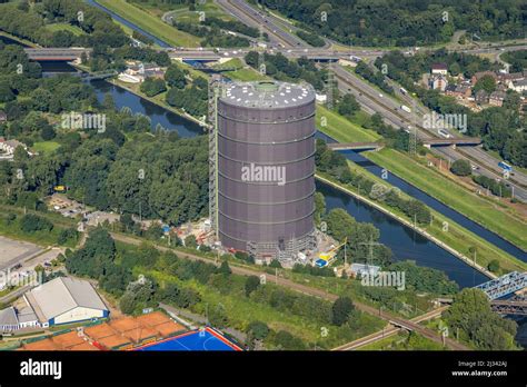 Gasometer Im Rhein Herne Kanal Fotos Und Bildmaterial In Hoher