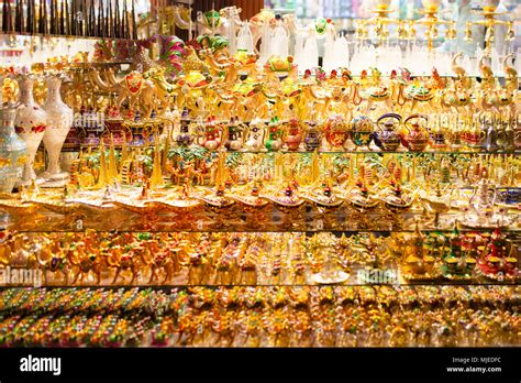 Dubai Souvenir Souvenirs Stock Photos & Dubai Souvenir Souvenirs Stock ...