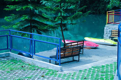 Menikmati Keindahan Danau Biru Wisata Tersembunyi Di Kawasan Hutan