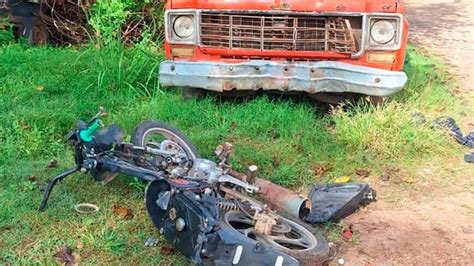 Motociclista Ebrio Y Sin Documentación Chocó Una Camioneta Abandonada