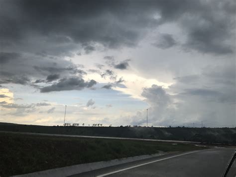 Bildet Naturlig Himmel Sky Vei Dagtid Hovedvei Horisont