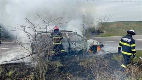 UPDATE Tulcea Un autoturism a luat foc pe DJ222 în zona localității