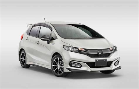 Honda Jazz Gk Rs Tampil Lebih Ganteng Pasang Body Kit Off