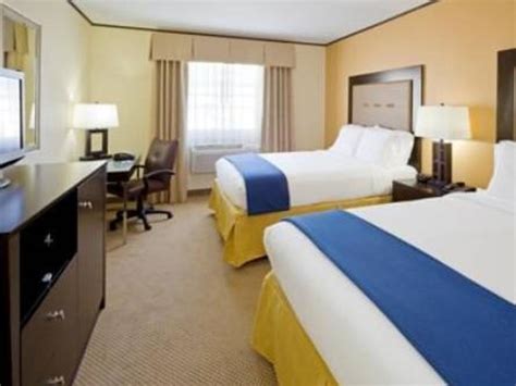 Holiday Inn Express Absecon-Atlantic City Area Hotel (Absecon (NJ ...