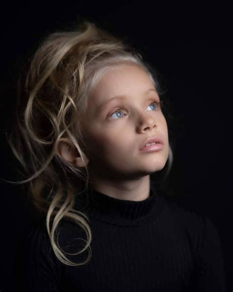 Noëlle Norah Angel kidsmodel no Instagram Color cute shoot with