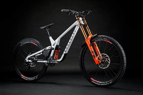 Commencal Supreme Dh V Montajes Y Precios De La Mejor Bici De La Copa