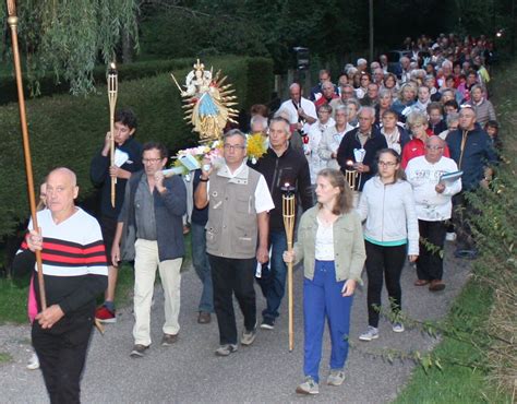 Niedersteinbach Wengelsbach Vie Religieuse La Procession Aux